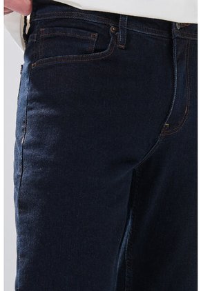 KOAJ PANTALON KOAJ JEAN SLIM 32906 2/26