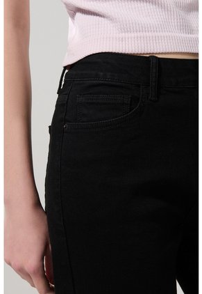 KOAJ PANTALON KOAJ JEAN STRAIGHT LEG 28366 4/