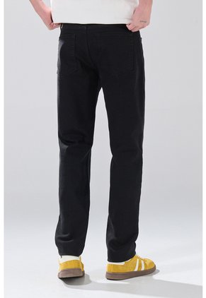 KOAJ PANTALON KOAJ JEAN SLIM 32907 2/26