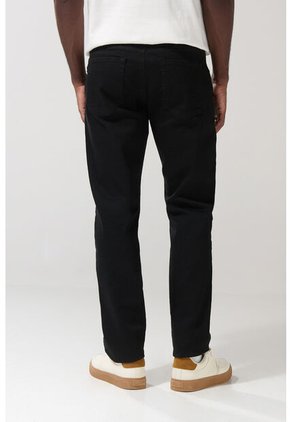 KOAJ PANTALON KOAJ JEAN SLIM 24822 3/25