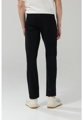 KOAJ PANTALON KOAJ JEAN SLIM 29231 4/25