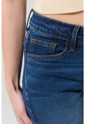 KOAJ SHORT KOAJ JEAN GIRLFRIEND 25319 3/25