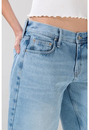 KOAJ BERMUDA KOAJ 30273 JORT FEM 4/25