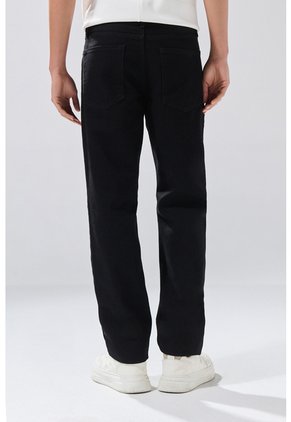 KOAJ PANTALON KOAJ JEAN 90s 32550 2/26