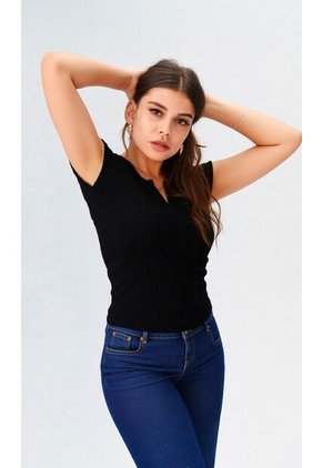 Camiseta Para Mujer Manga Corta Negro Marca L&H Ref. 4R409230