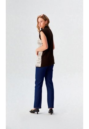 Chaleco Para Mujer Cafe Marca L&H Ref. 4E425021