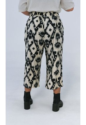 Capri Para Mujer. Beige Marca L&H Ref. 2J626022