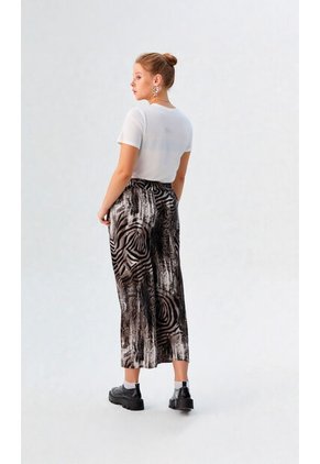 Capri Para Mujer Negro Marca L&H Ref. 2J426069