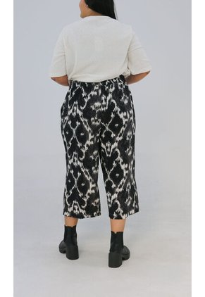 Capri Para Mujer. Gris Claro Marca L&H Ref. 2J626022