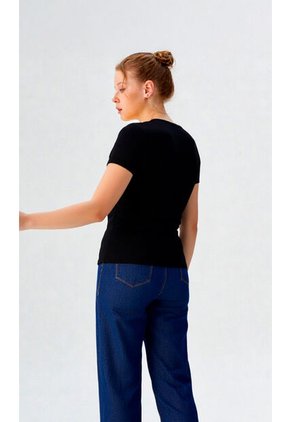 Camiseta Para Mujer Manga Corta Negro Marca L&H Ref. 4R409228