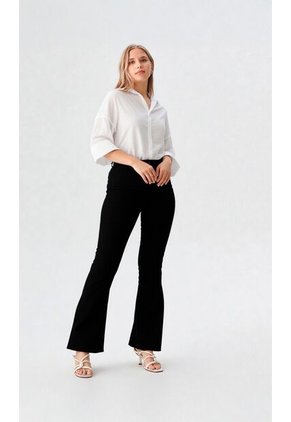 Jean Para Mujer Negro Marca L&H Ref. 1Ab407791