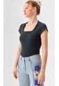Camiseta Para Mujer Manga Corta Negro Marca L&H Ref. 4R409229 de L&H