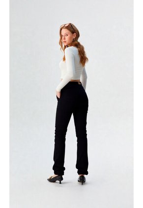 Jean Para Mujer Negro Marca L&H Ref. 1Ab407792