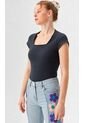 Camiseta Para Mujer Manga Corta Negro Marca L&H Ref. 4R409229 de L&H