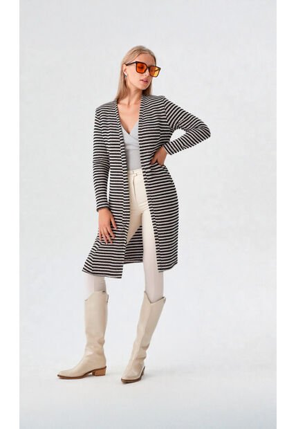 Chilango Para Mujer Manga Larga Negro Marca L&H Ref. 2J436011