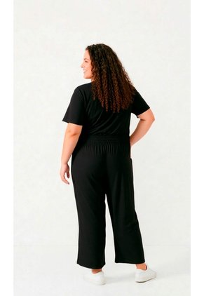 Capri Para Mujer. Negro Marca L&H Ref. 2J626024