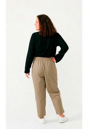 Capri Para Mujer. Beige Marca L&H Ref. 2J626024