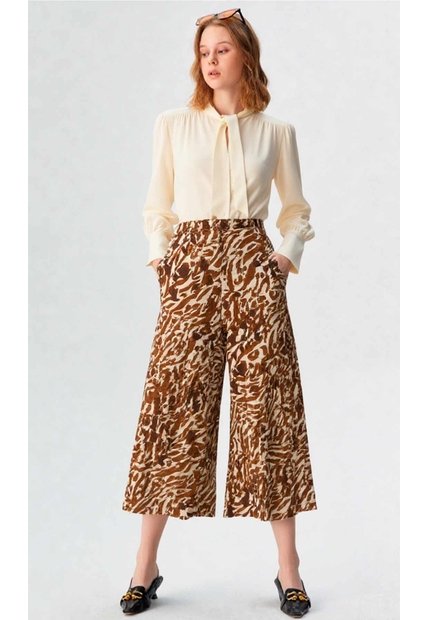 Capri Para Mujer Cafe Marca L&H Ref. 1F426090