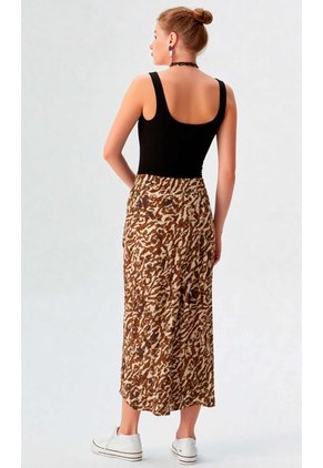 Capri Para Mujer Cafe Marca L&H Ref. 1F426090