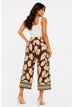 Capri Para Mujer  Cafe Marca L&H Ref. 2J426079