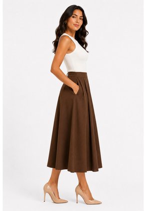Capri Para Mujer  Cafe Marca L&H Ref. 2J426073
