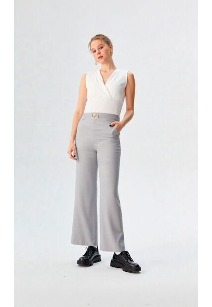 Pantalon Para Mujer Gris Claro Marca L&H Ref. 1F407235