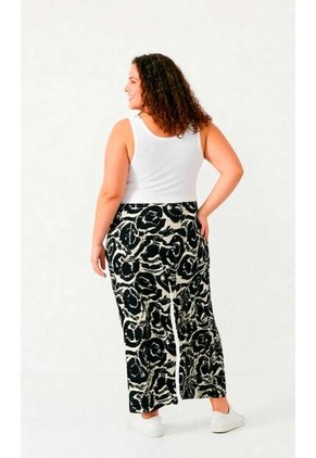 Capri Para Mujer. Negro Marca L&H Ref. 2J626025