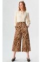 Capri Para Mujer Cafe Marca L&H Ref. 1F426090 de L&H