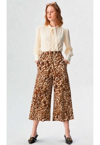 Capri Para Mujer Cafe Marca L&H Ref. 1F426090 L&H