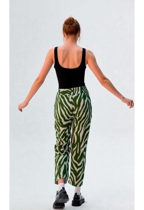Capri Para Mujer Verde Marca L&H Ref. 1F426089