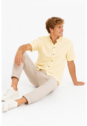 Camisa Para Hombre Manga Corta Amarillo Marca L&H Ref. 7Y101241