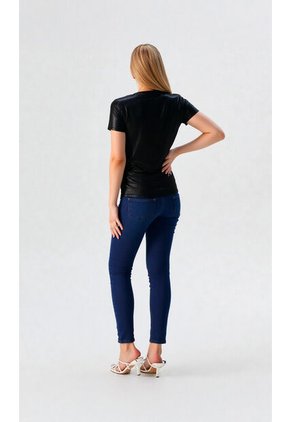 Camiseta Para Mujer Manga Corta Negro Marca L&H Ref. 1F409490