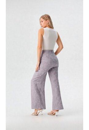 Pantalon Para Mujer Gris Claro Marca L&H Ref. 1F407249