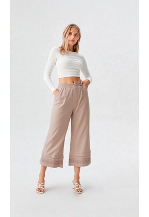 Capri Para Mujer Beige Marca L&H Ref. 7D426003