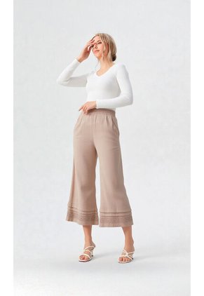 Capri Para Mujer Beige Marca L&H Ref. 7D426003
