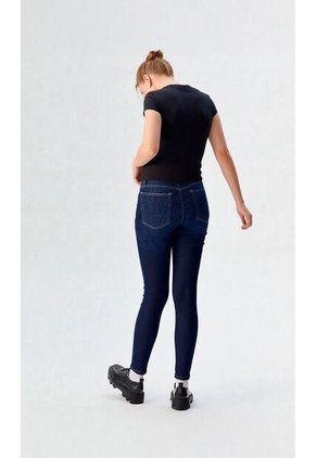 Camiseta Para Mujer Manga Corta Negro Marca L&H Ref. 7S409048