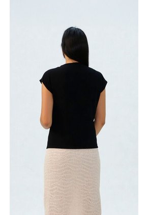 Camiseta Para Mujer Manga Corta Negro Marca L&H Ref. 1F409507