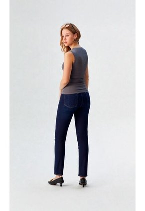 Camiseta Para Mujer Gris Oscuro Marca L&H Ref. 1F409530