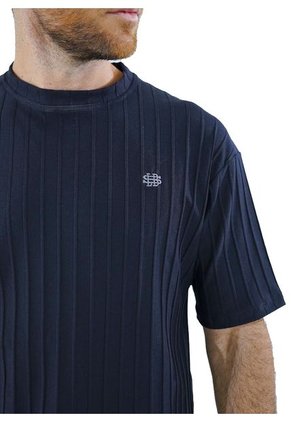 Camiseta Para Hombre Texturizada Bordada Negra Laguna Blue