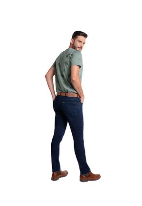 Jean Básico Trim Para Hombre Color Azul Oscuro 34