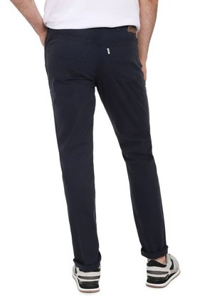 Pantalón En Dril Clásico Confort Lec Lee Para Hombre