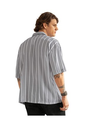 Camisa Manga Corta Silueta Oversized M3097 Gris