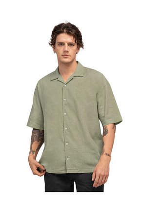 Camisa Manga Corta Con Botones En Frente De Silueta Oversized M3050 Verde Medio