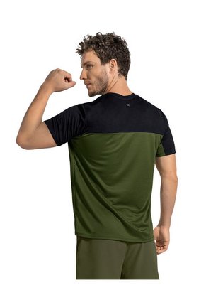 Ropa Deportiva Masculina Camiseta Verde LEO 508019
