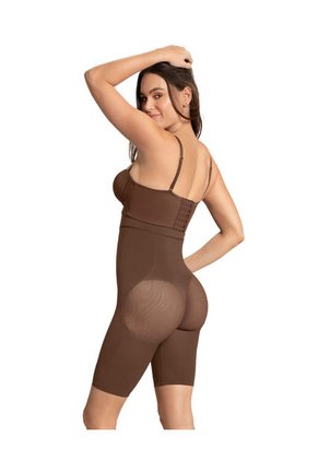 Panty Faja Media Pierna Invisible Levanta Cola 012807M Marrón