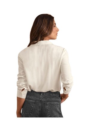 Camisa Manga Larga Con Perilla Y Bolsillos Funcionales F6557 Crudo