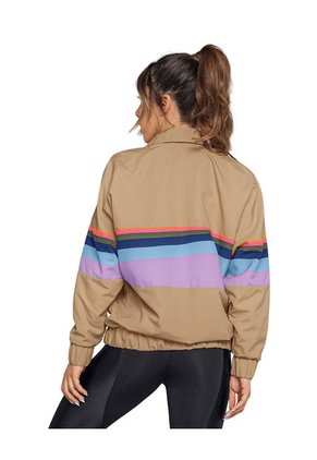 Chaqueta Oversized Leonisa Active By Silvy Araujo 19AA05 Beige