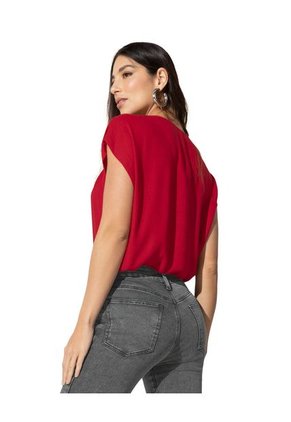 Blusa Manga Corta Con Detalle En El Escote F7134 Rojo