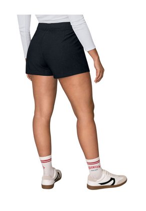 Short Corto Silueta Amplia J2989 Negro