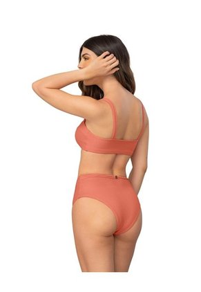 Bikini Con Panty De Tiro Alto Y Top De Escote Recto 201589 Coral